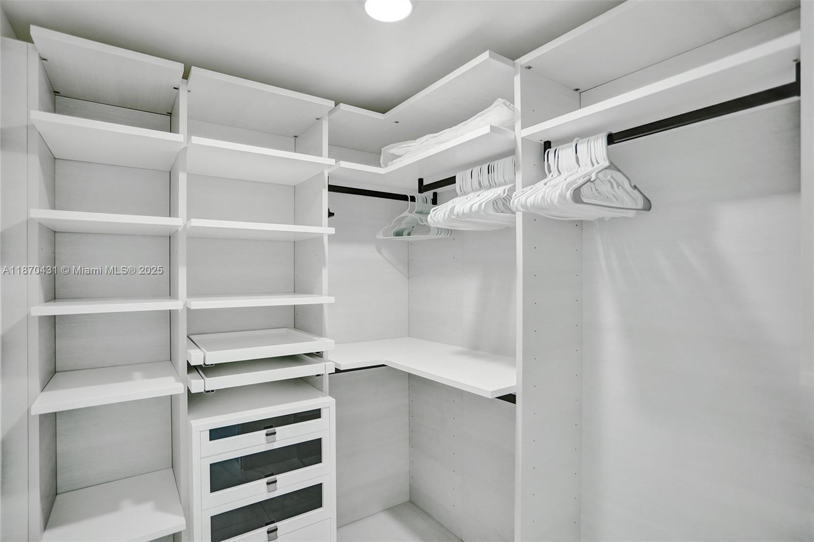 See details 5-1204 2 / 3 1541 sq. ft. $ 2025-09-02 0 Photo