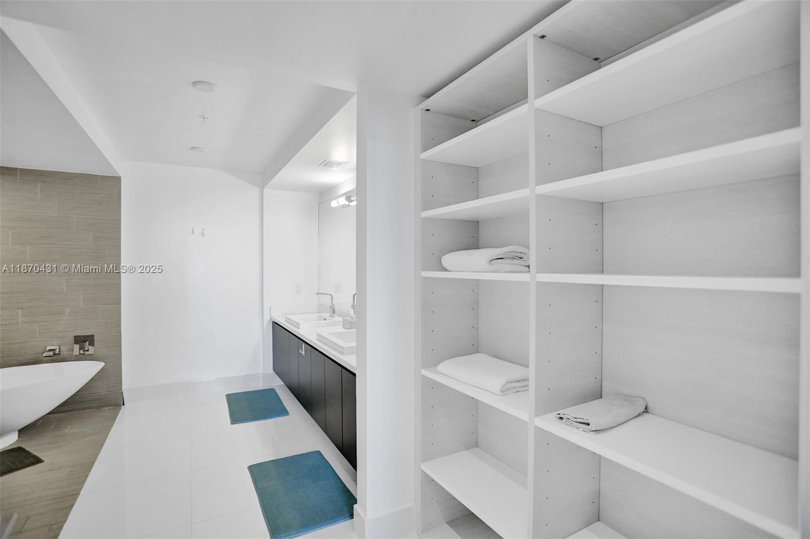 See details 5-1204 2 / 3 1541 sq. ft. $ 2025-09-02 0 Photo