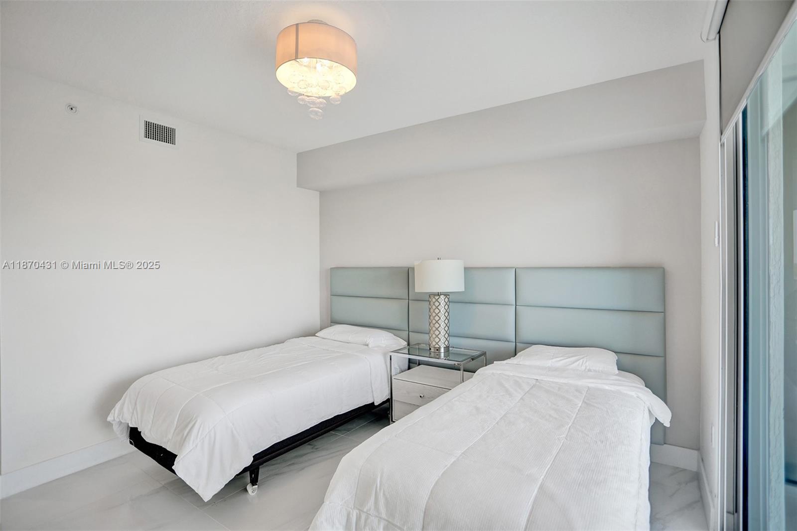 See details 5-1204 2 / 3 1541 sq. ft. $ 2025-09-02 0 Photo