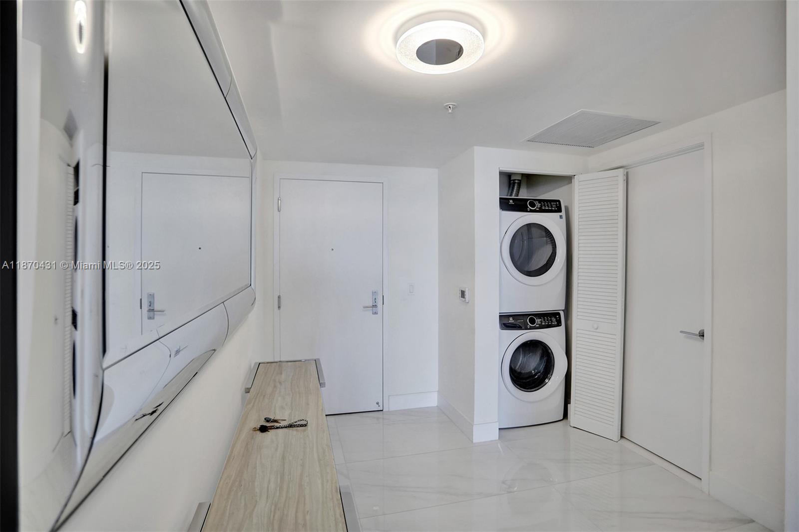 See details 5-1204 2 / 3 1541 sq. ft. $ 2025-09-02 0 Photo