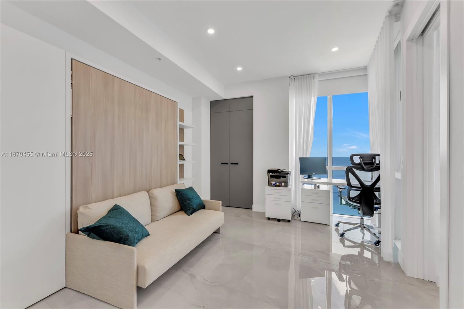 See details 4606 2 / 3 1614 sq. ft. $ 2025-09-02 0 Photo