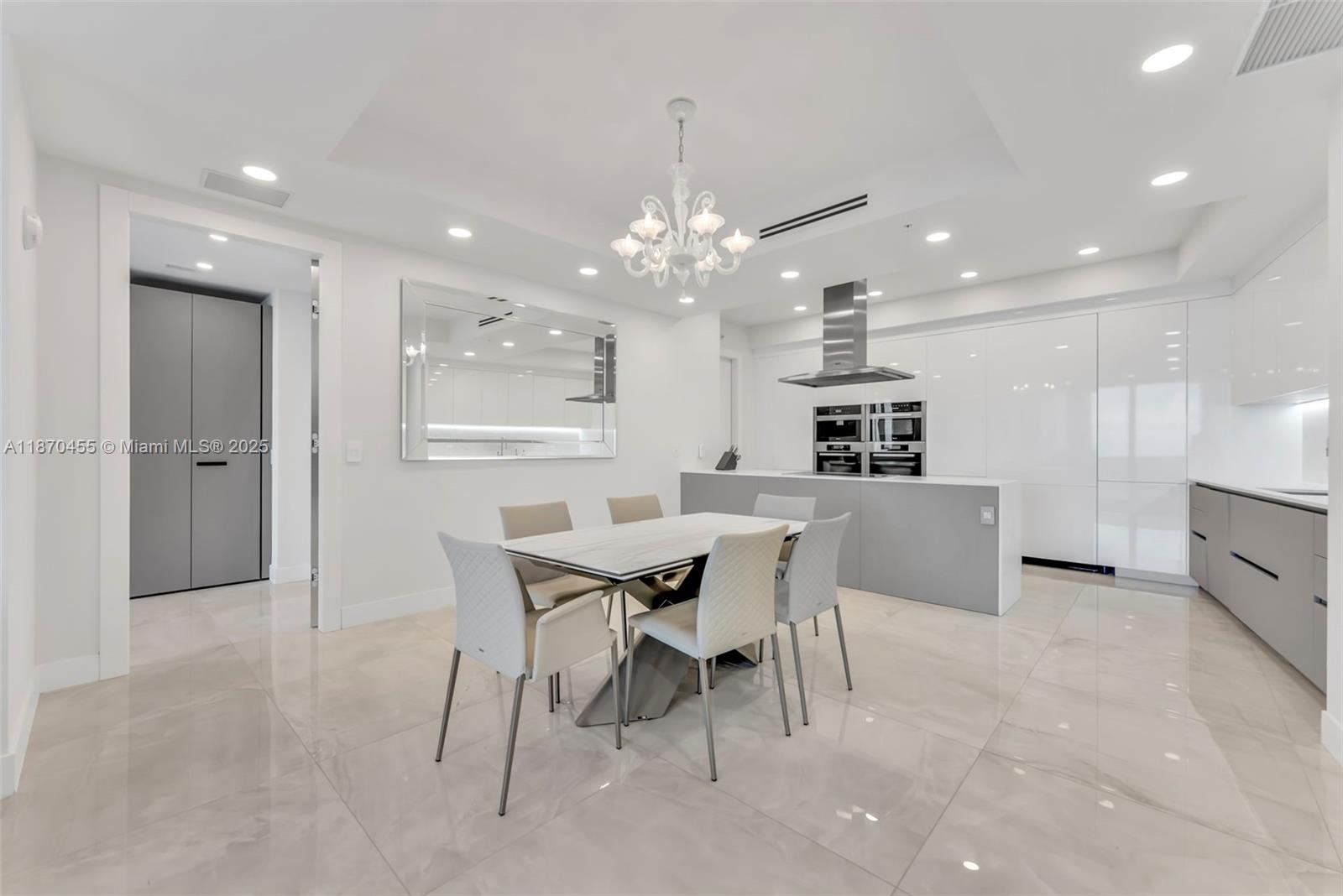 See details 4606 2 / 3 1614 sq. ft. $ 2025-09-02 0 Photo
