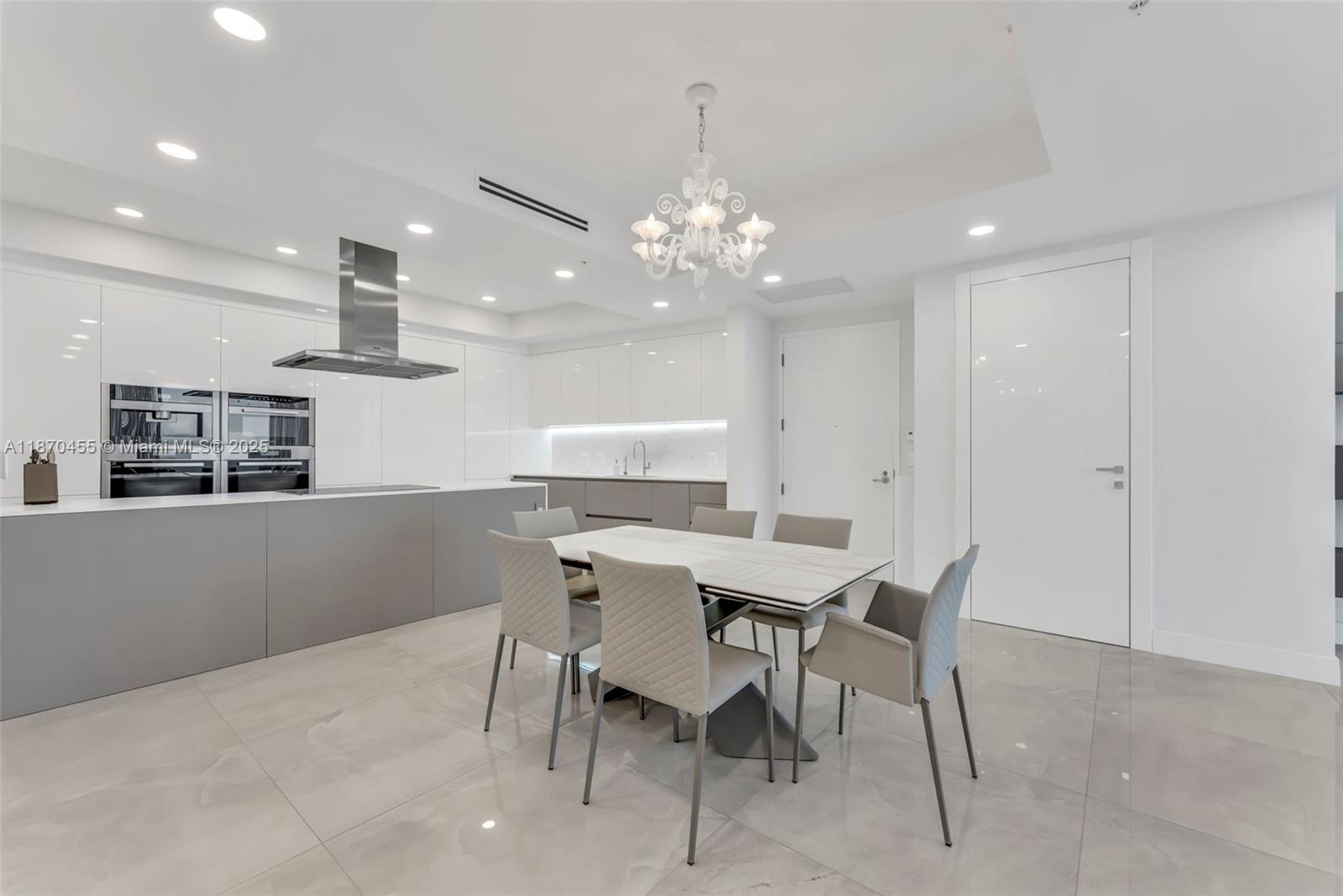 See details 4606 2 / 3 1614 sq. ft. $ 2025-09-02 0 Photo
