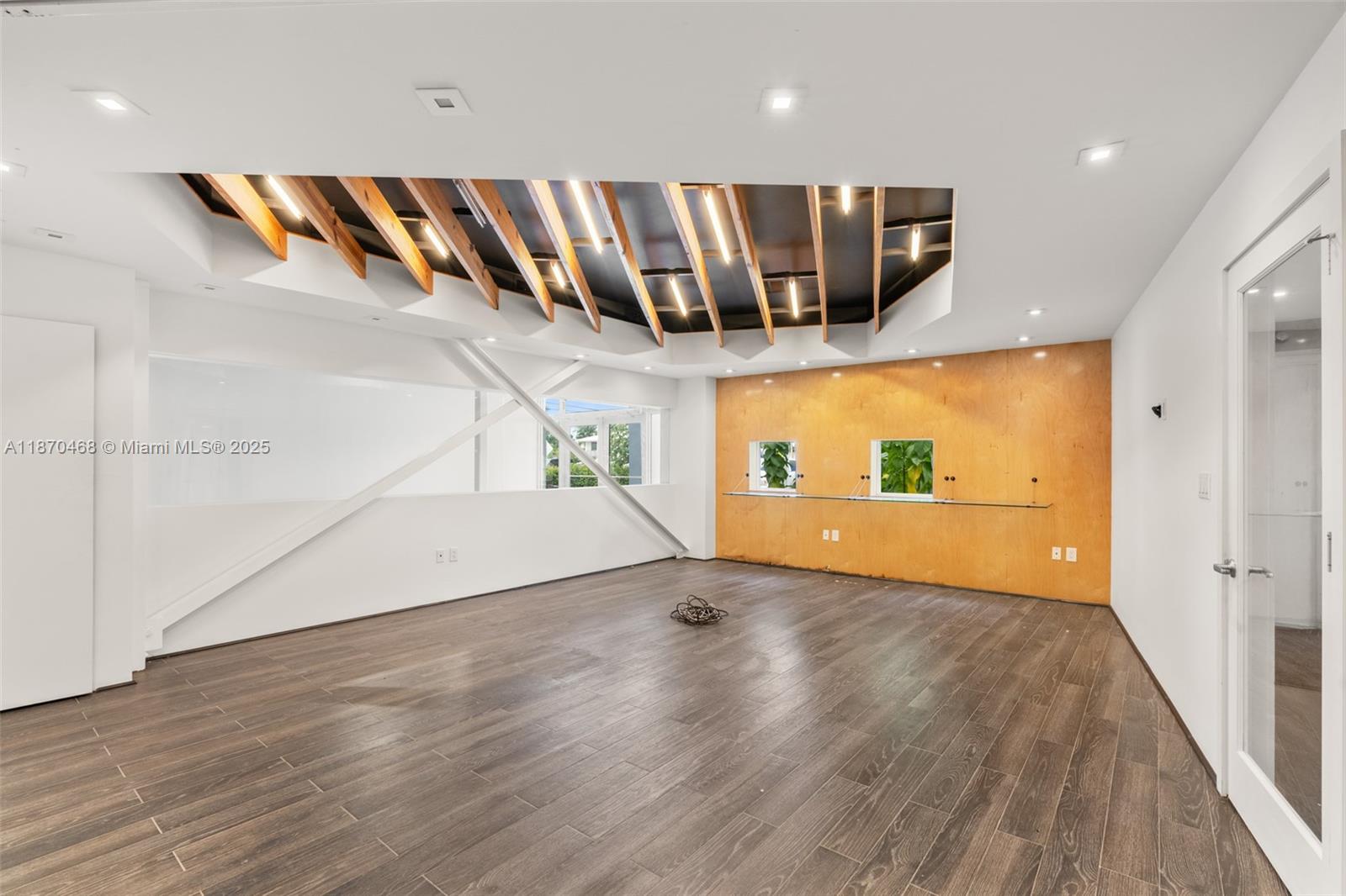   /   sq. ft. $ 2025-09-02 0 Photo