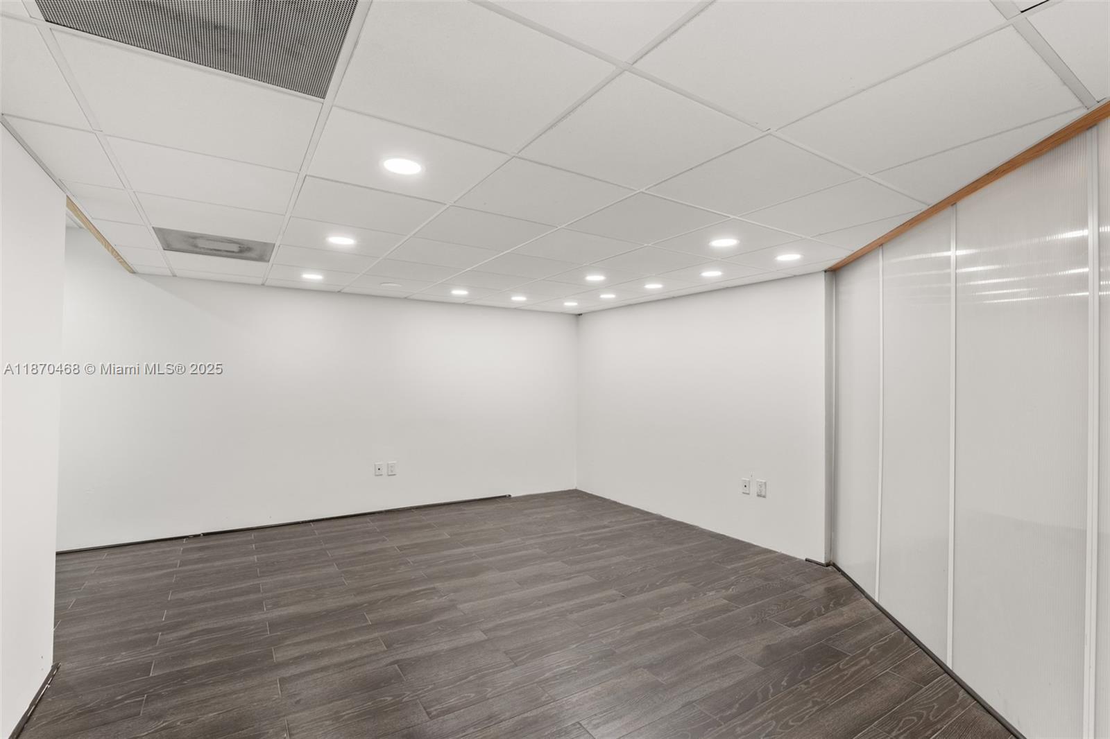   /   sq. ft. $ 2025-09-02 0 Photo