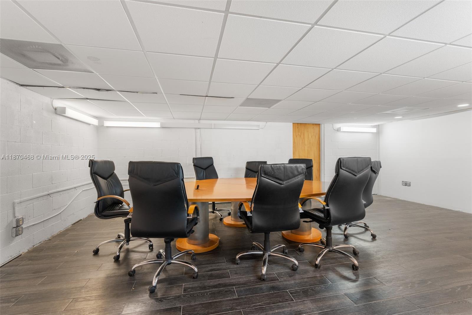   /   sq. ft. $ 2025-09-02 0 Photo