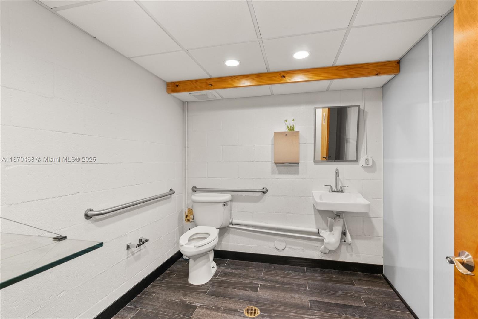   /   sq. ft. $ 2025-09-02 0 Photo