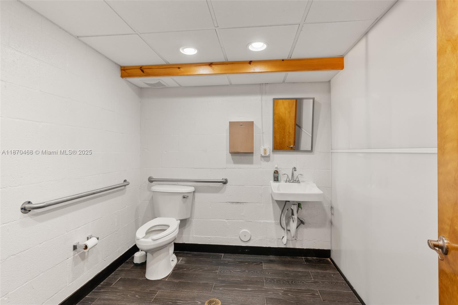   /   sq. ft. $ 2025-09-02 0 Photo