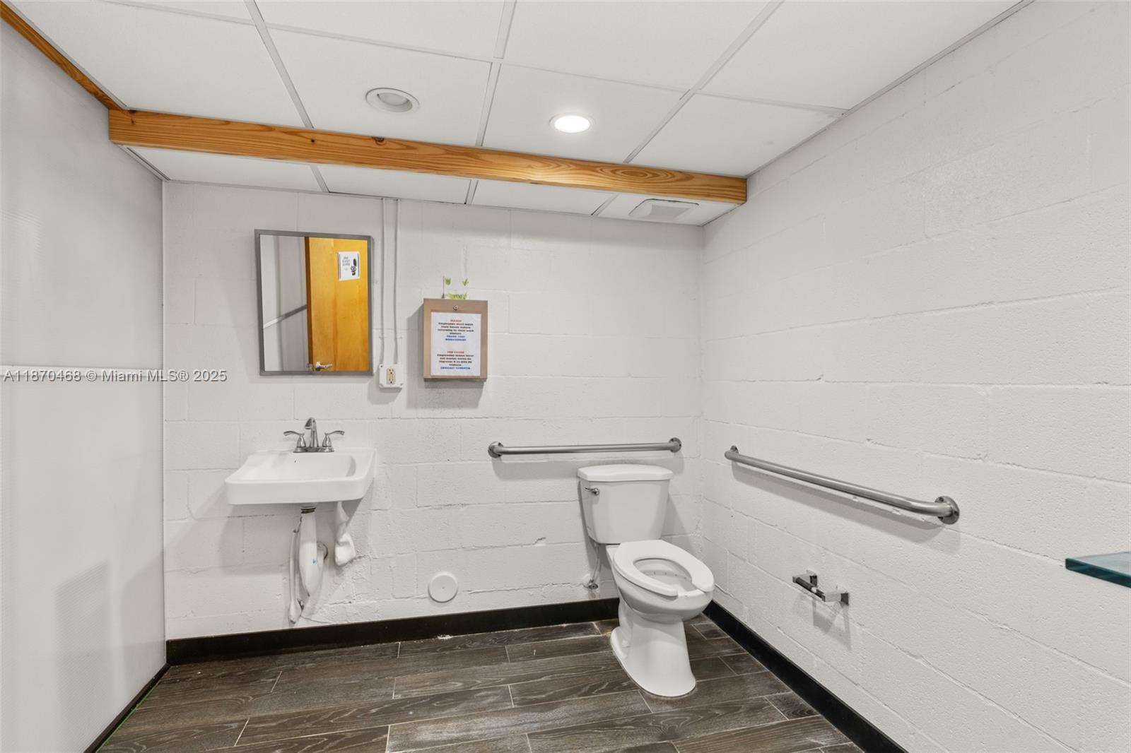   /   sq. ft. $ 2025-09-02 0 Photo