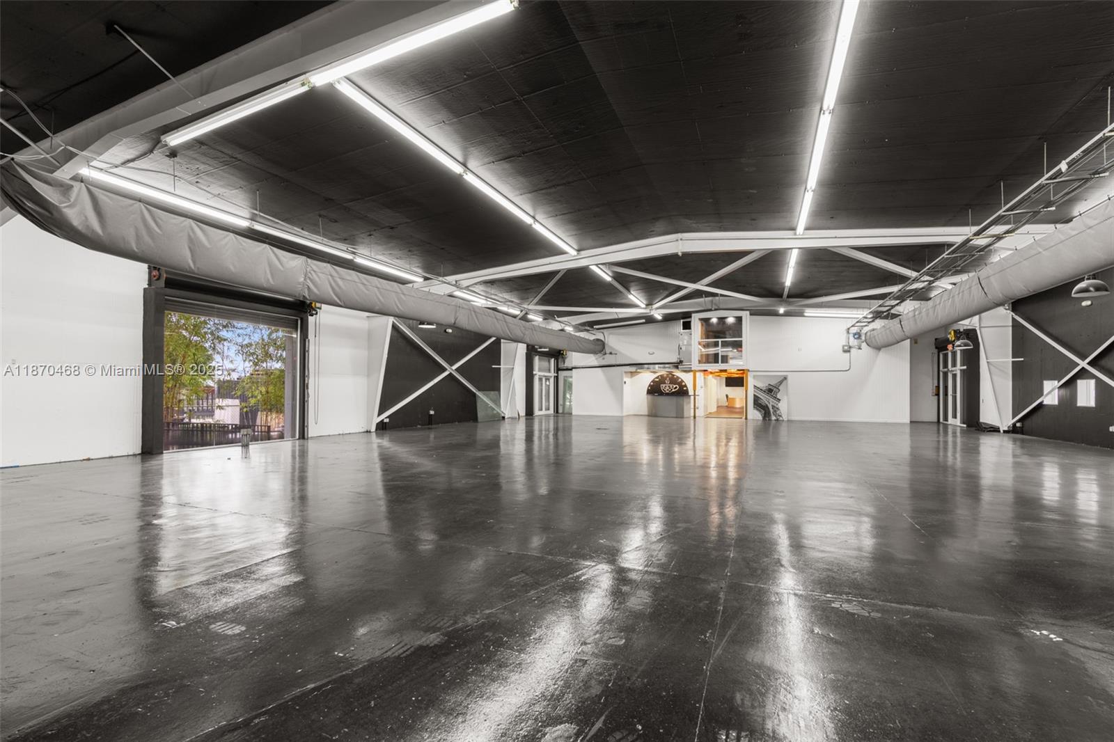   /   sq. ft. $ 2025-09-02 0 Photo