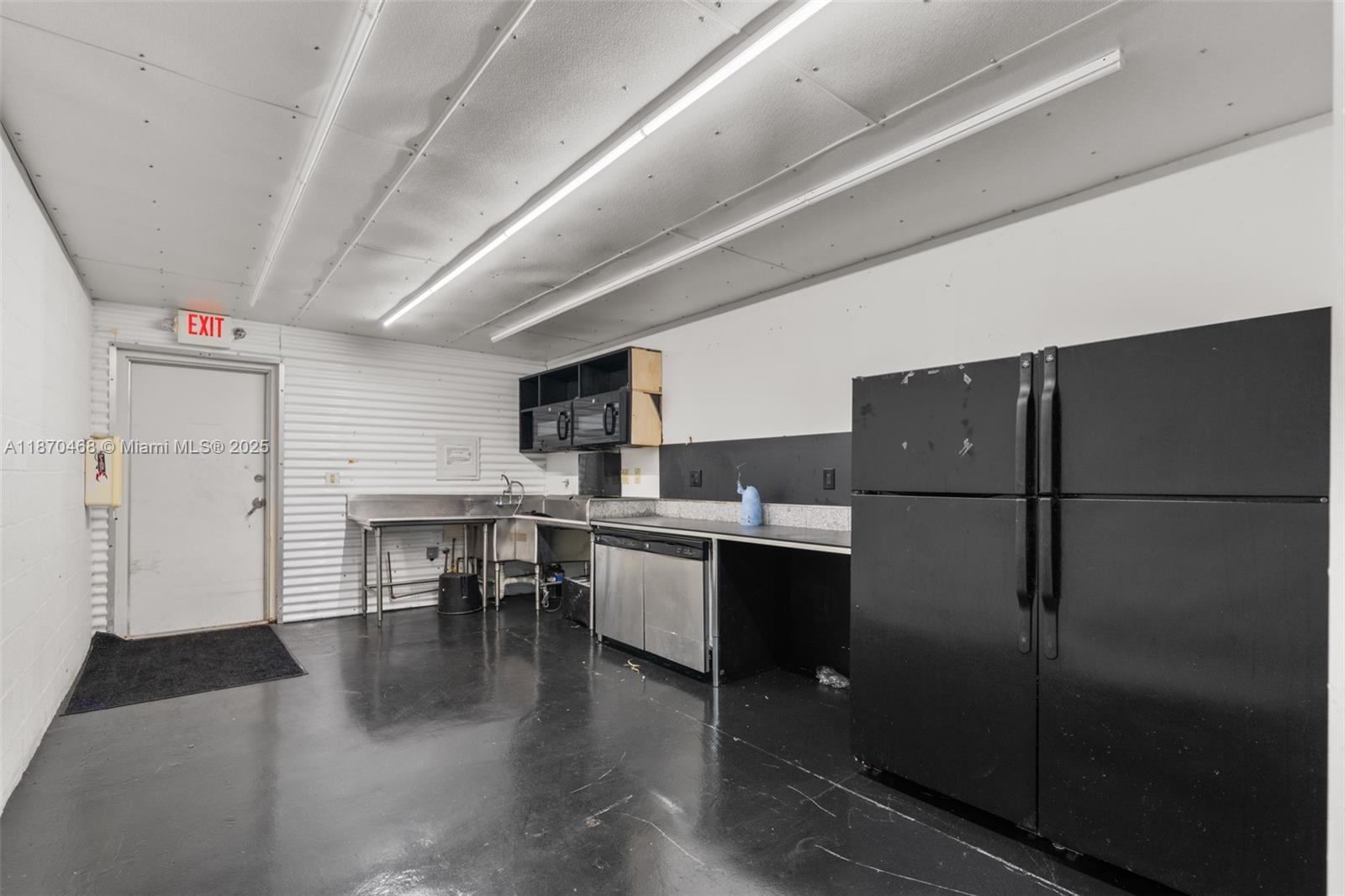   /   sq. ft. $ 2025-09-02 0 Photo