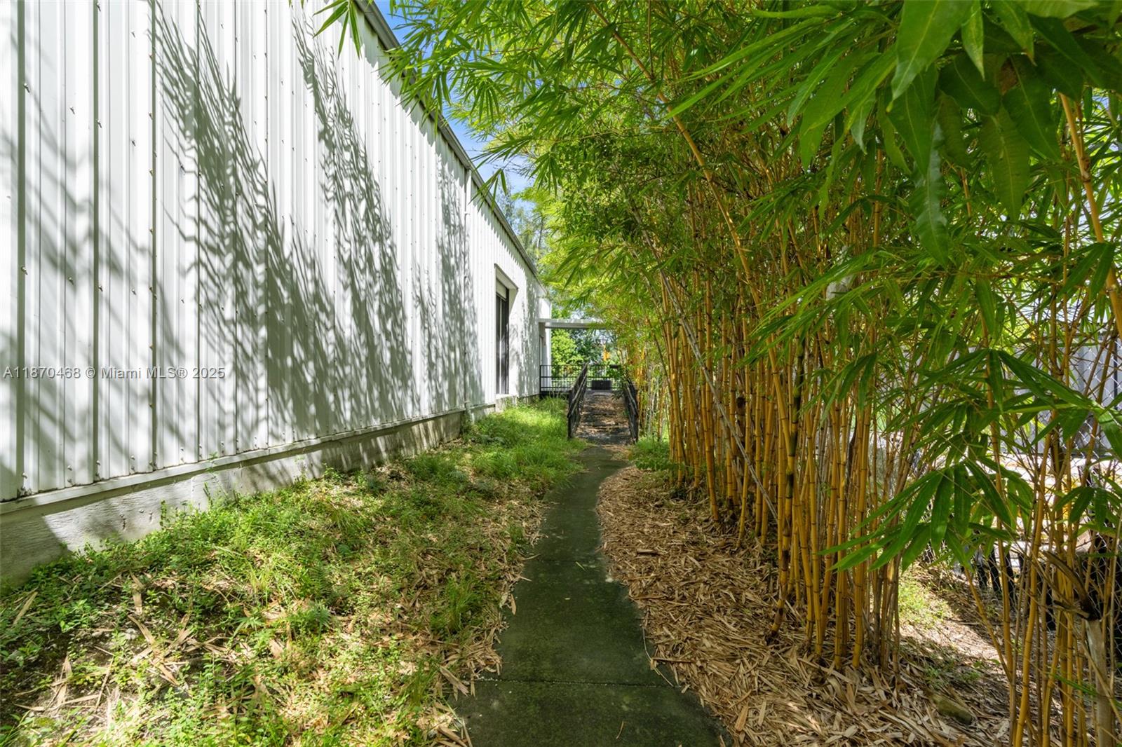   /   sq. ft. $ 2025-09-02 0 Photo