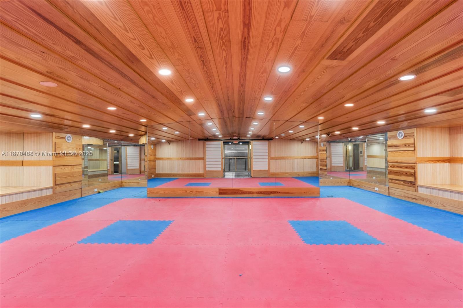   /   sq. ft. $ 2025-09-02 0 Photo