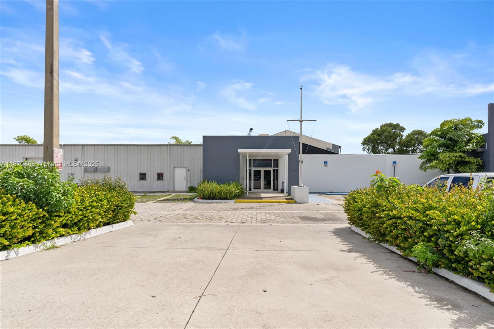   /   sq. ft. $ 2025-09-02 0 Photo