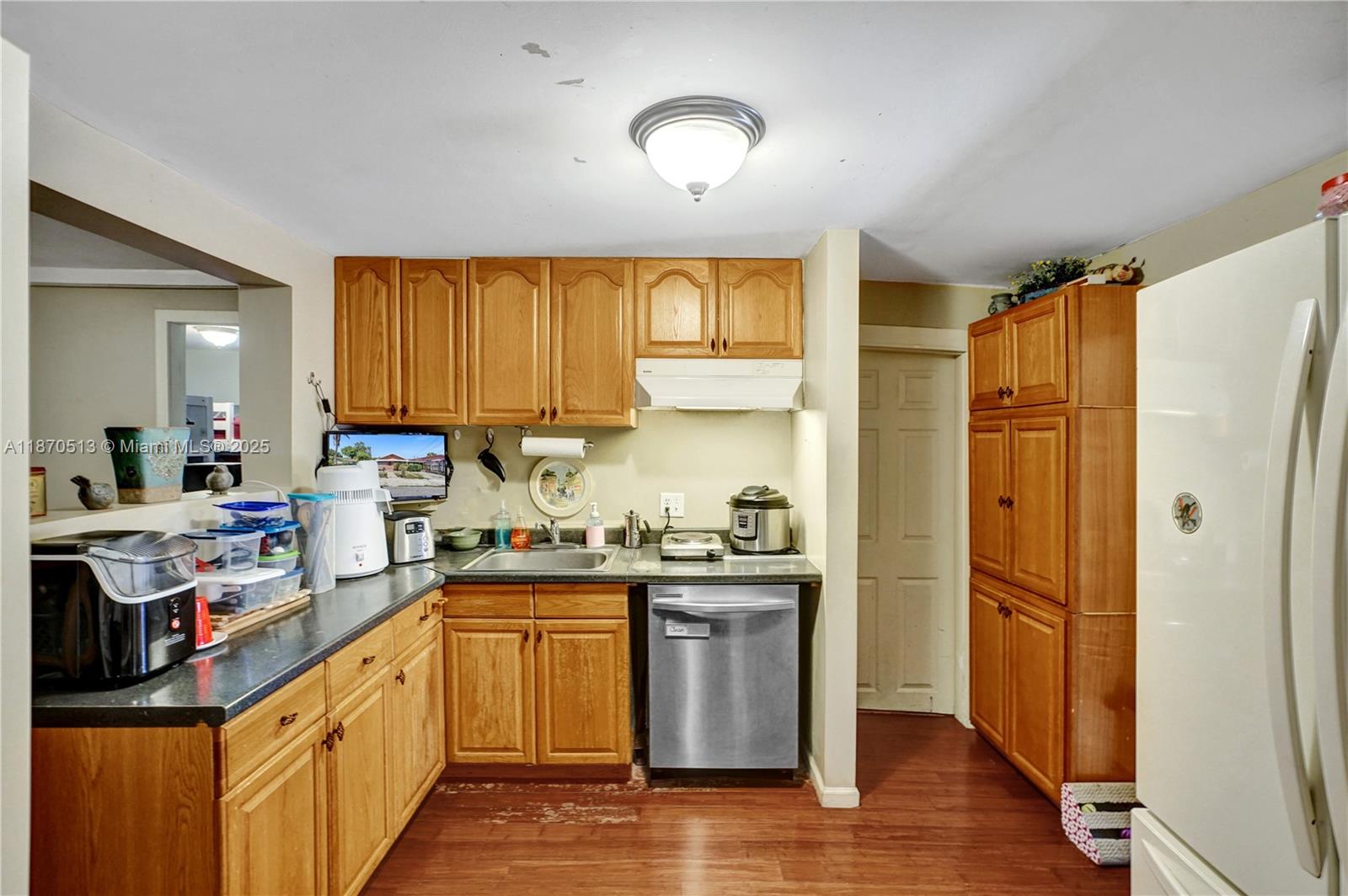 See details / 1558 sq. ft. $ 2025-09-02 0 Photo