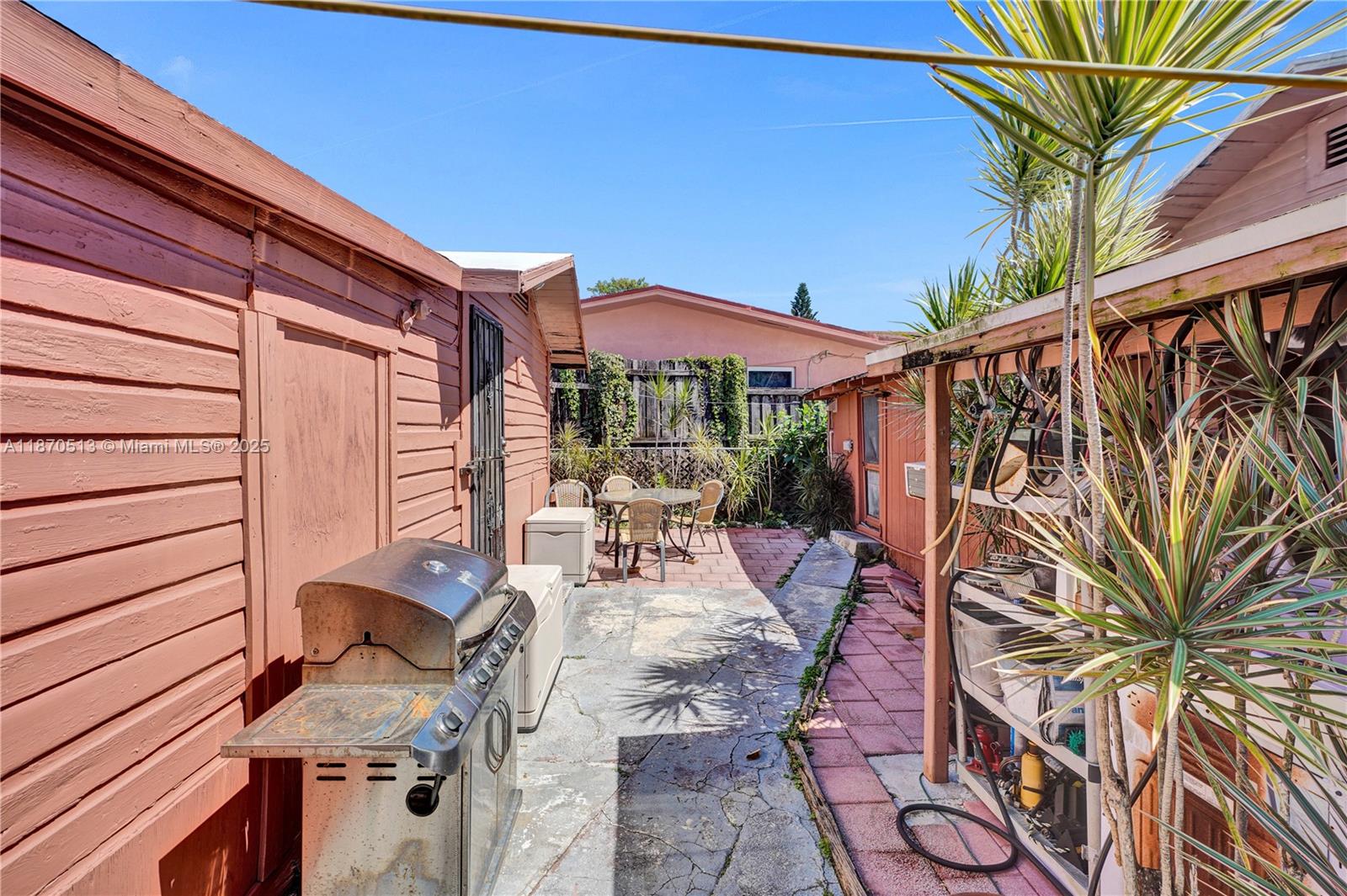 See details / 1558 sq. ft. $ 2025-09-02 0 Photo
