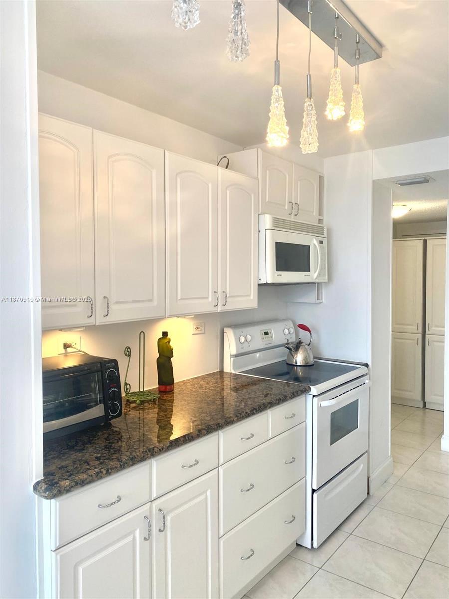 515 1 / 2 943 sq. ft. $ 2025-09-02 0 Photo
