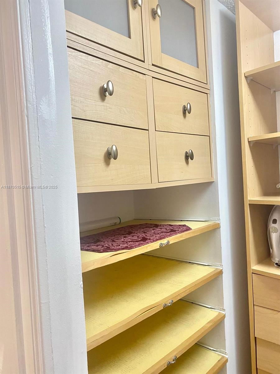 515 1 / 2 943 sq. ft. $ 2025-09-02 0 Photo