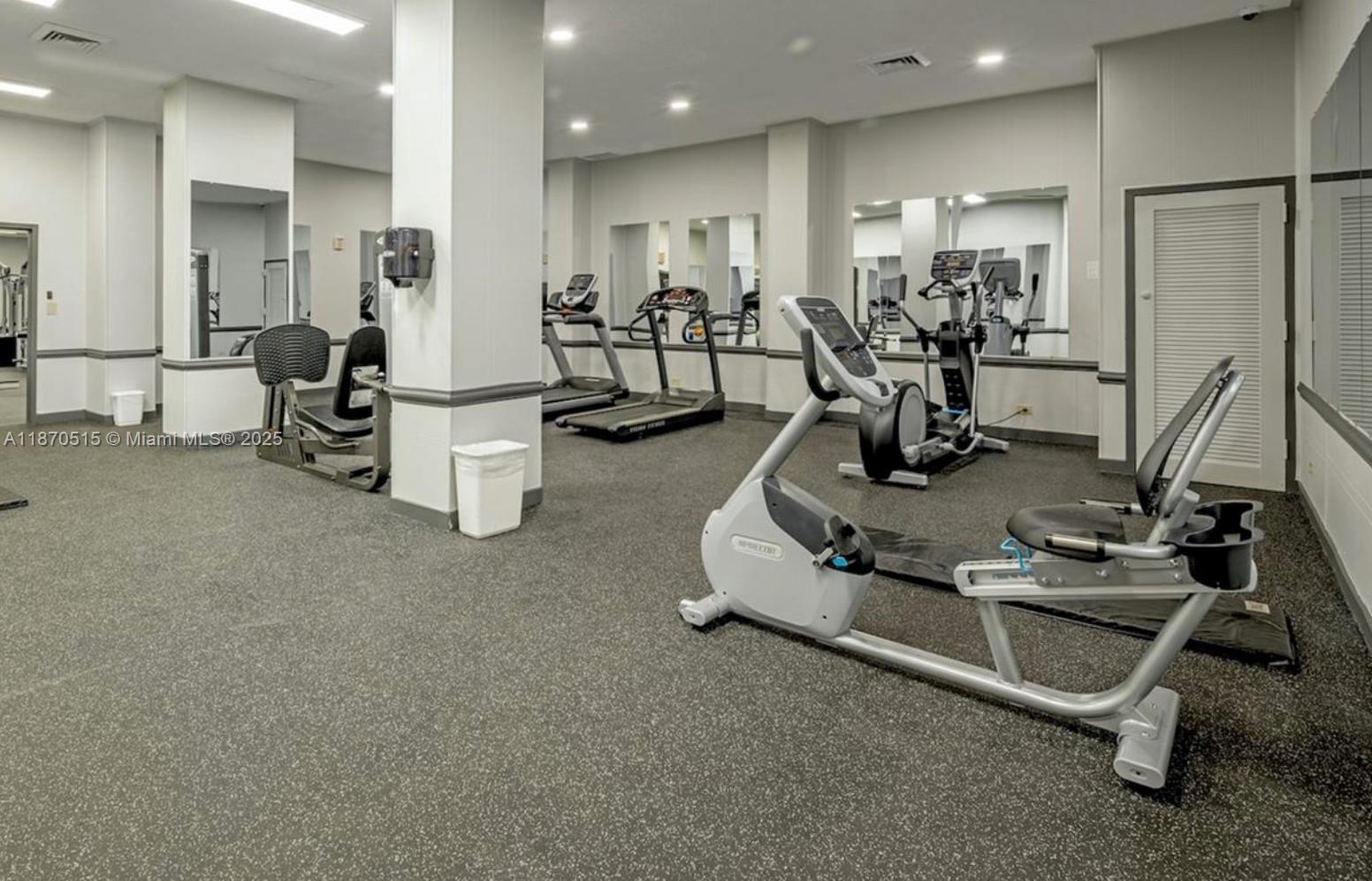 515 1 / 2 943 sq. ft. $ 2025-09-02 0 Photo