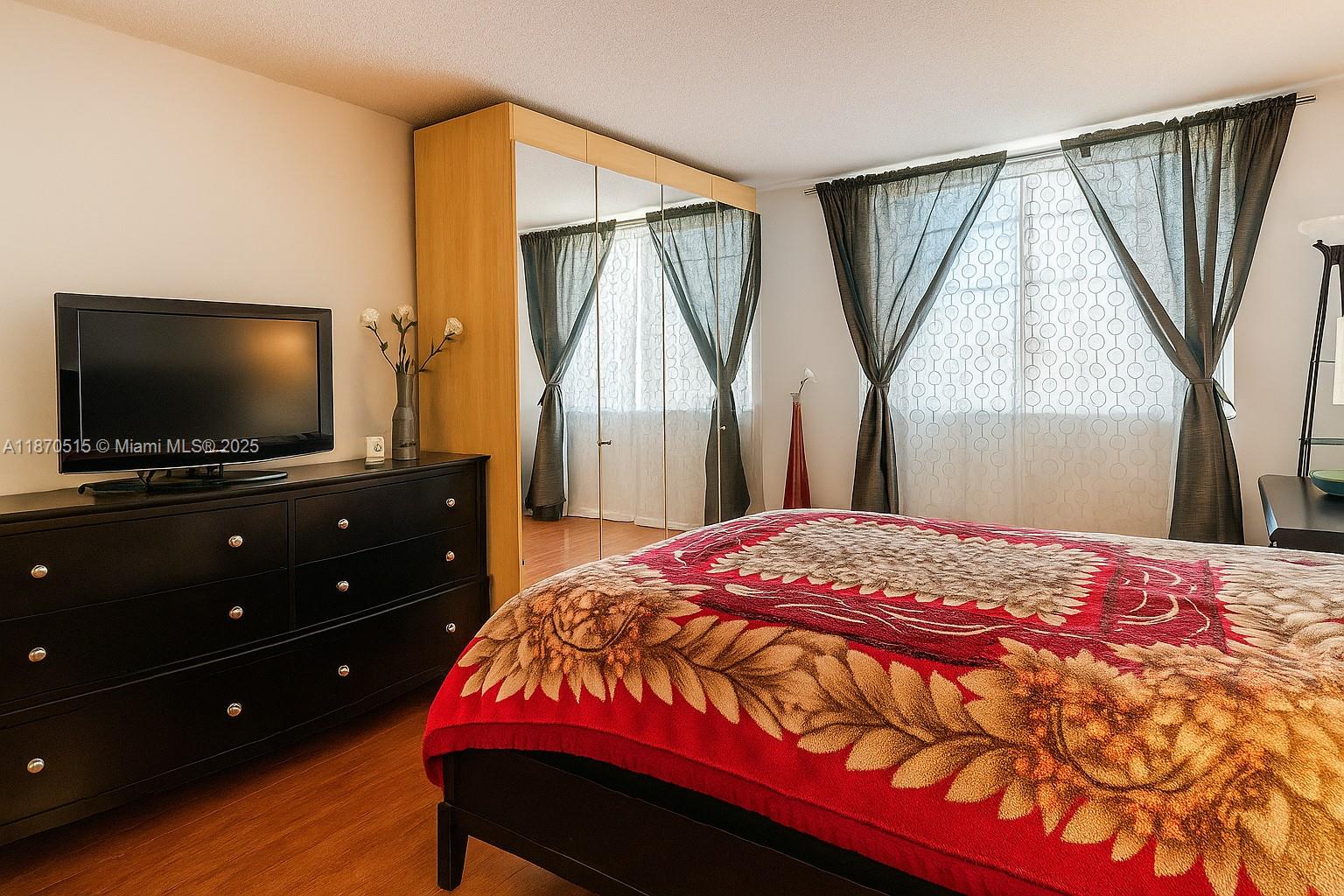 515 1 / 2 943 sq. ft. $ 2025-09-02 0 Photo