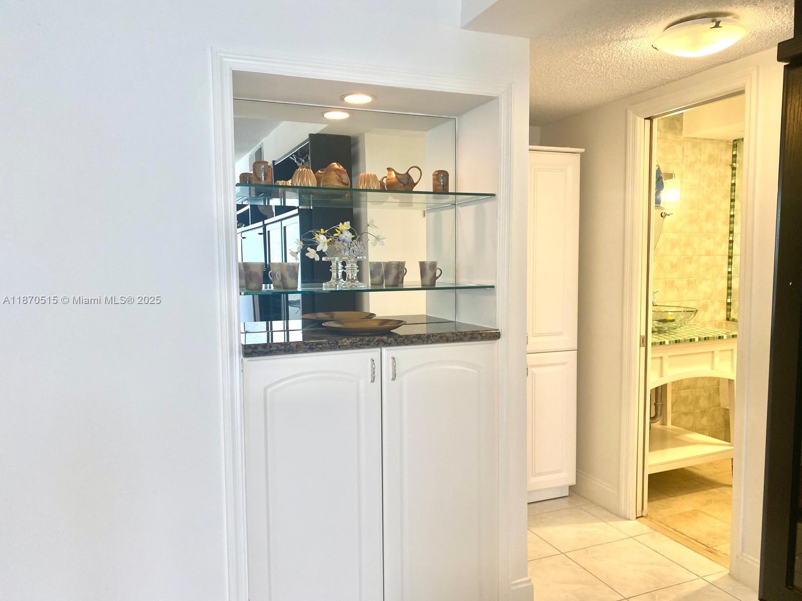 515 1 / 2 943 sq. ft. $ 2025-09-02 0 Photo