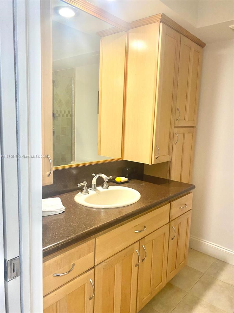 515 1 / 2 943 sq. ft. $ 2025-09-02 0 Photo