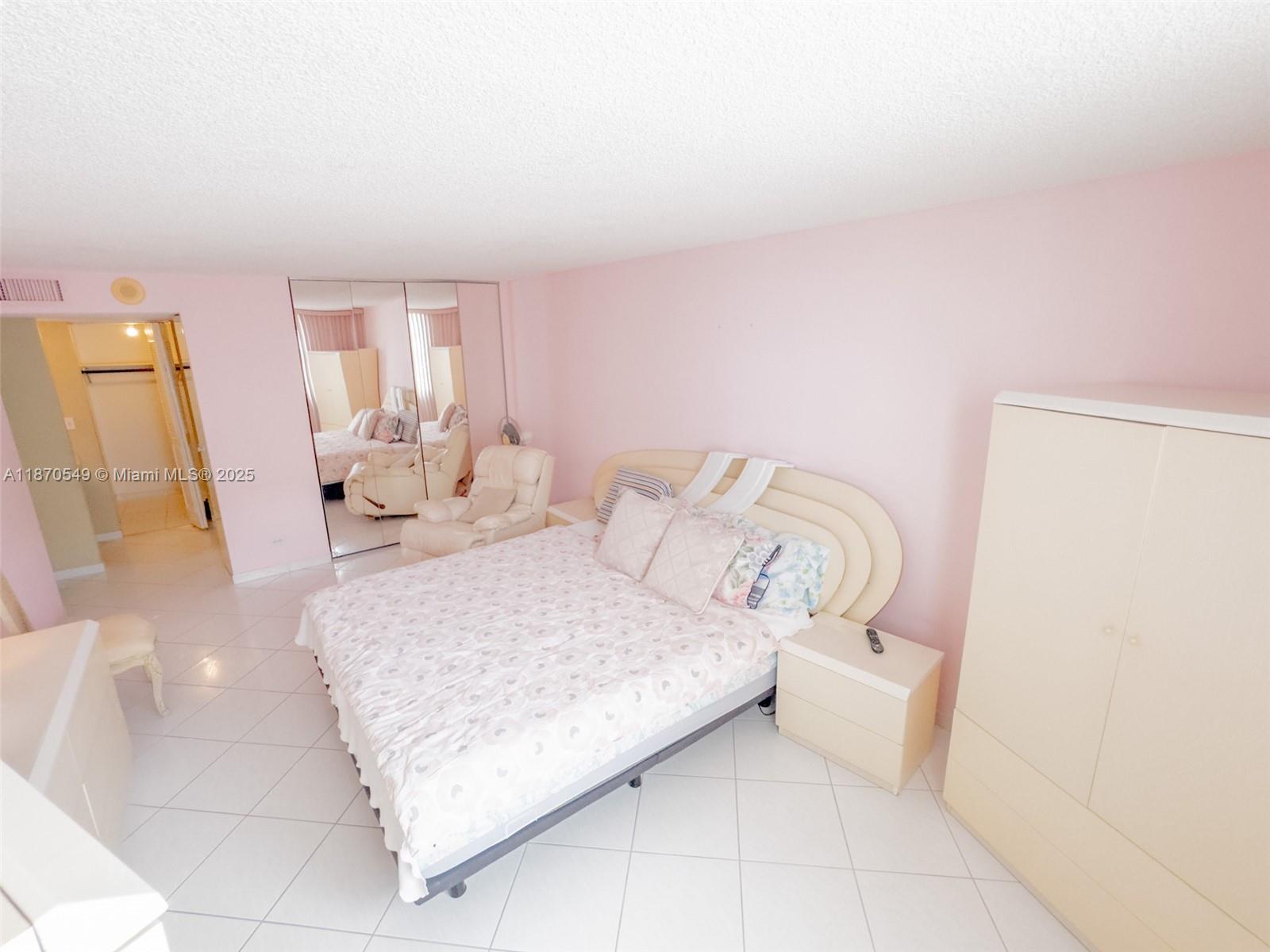 1605 2 / 2 1789 sq. ft. $ 2025-09-02 0 Photo