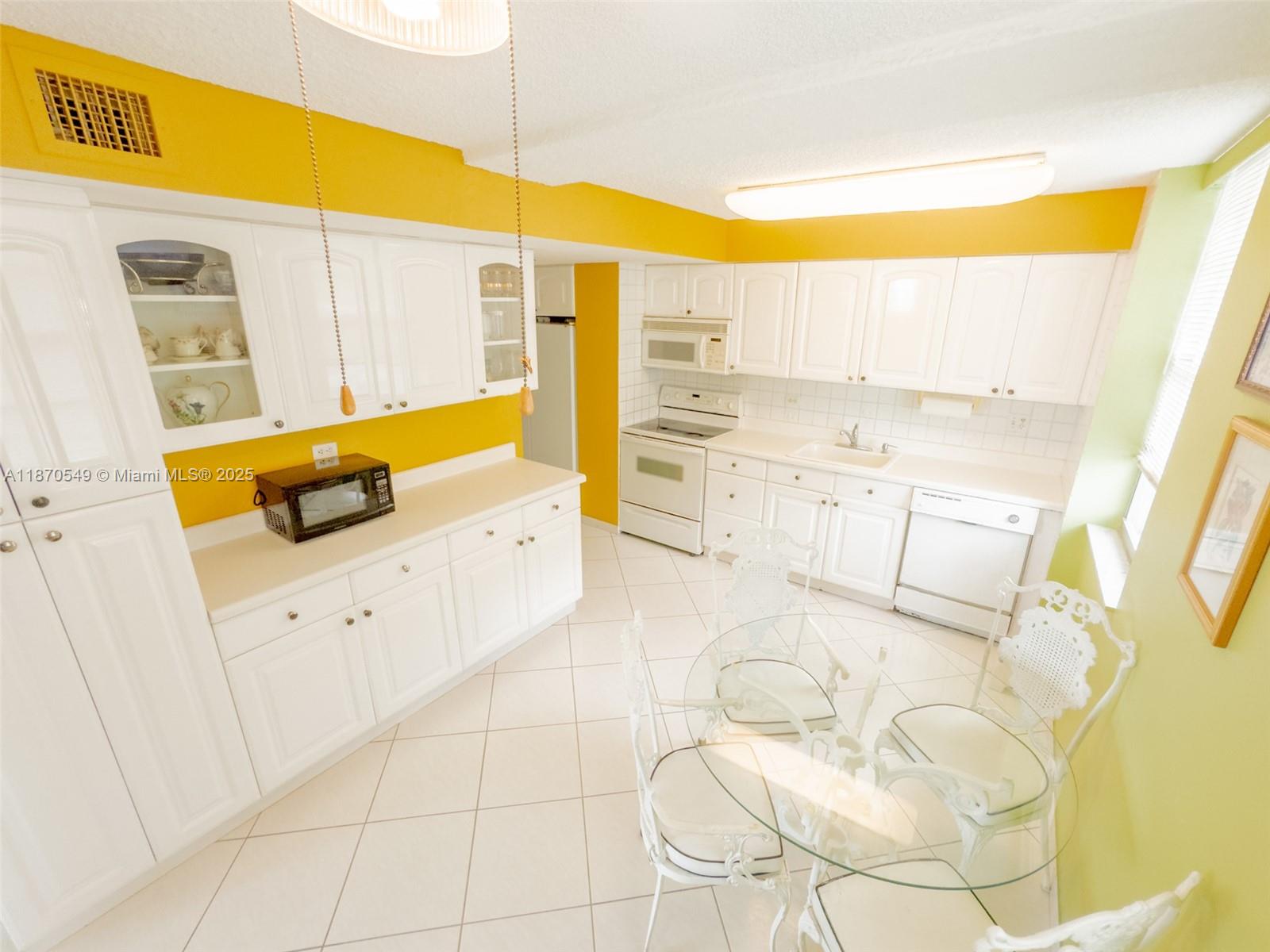 1605 2 / 2 1789 sq. ft. $ 2025-09-02 0 Photo