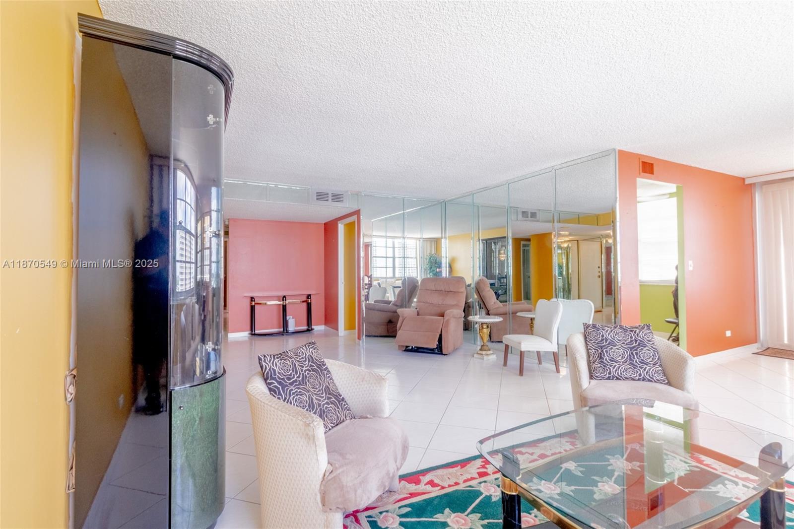 1605 2 / 2 1789 sq. ft. $ 2025-09-02 0 Photo
