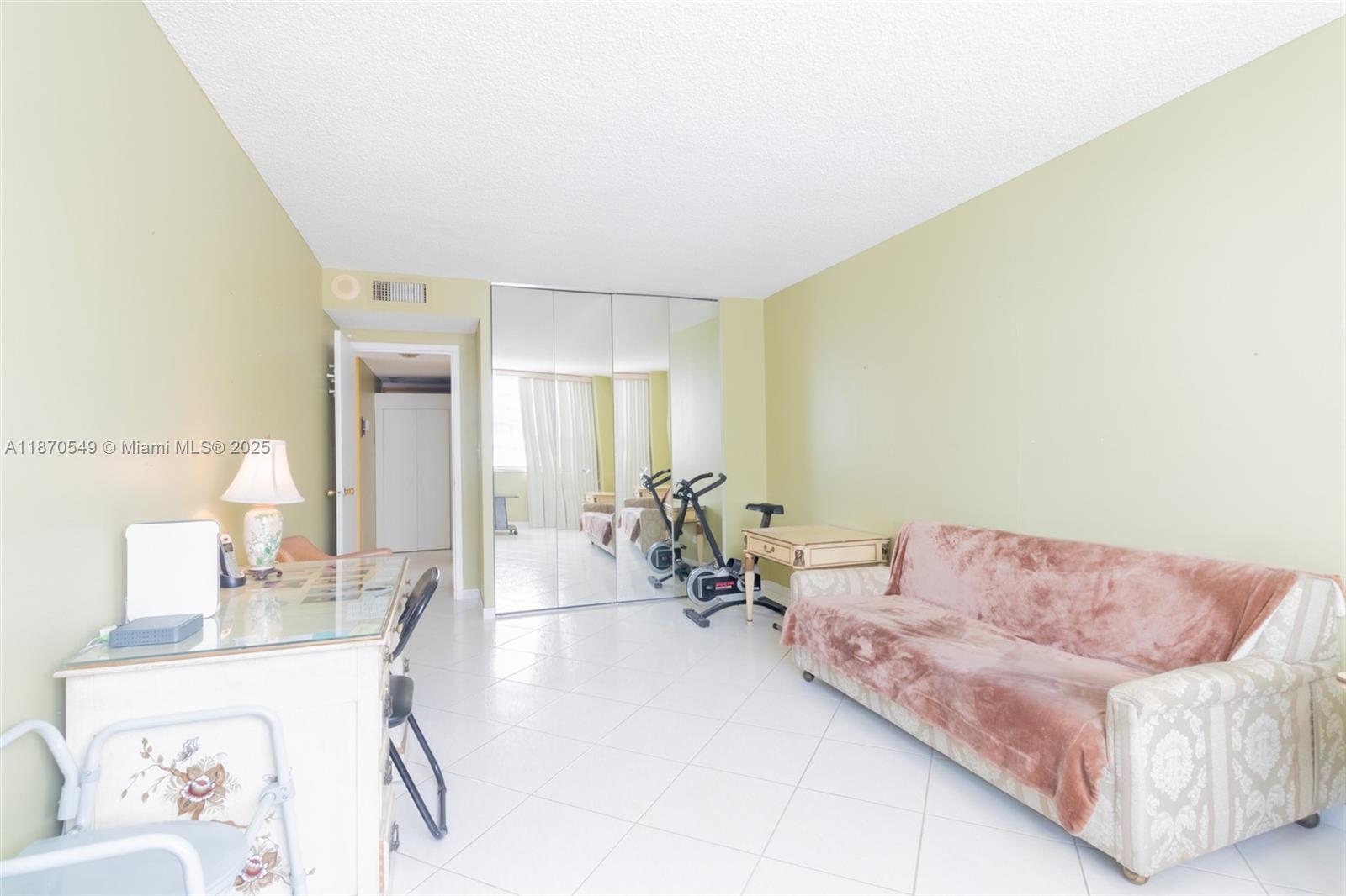 1605 2 / 2 1789 sq. ft. $ 2025-09-02 0 Photo