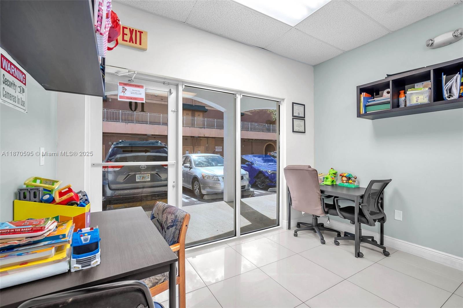 B-10  /   sq. ft. $ 2025-09-02 0 foto