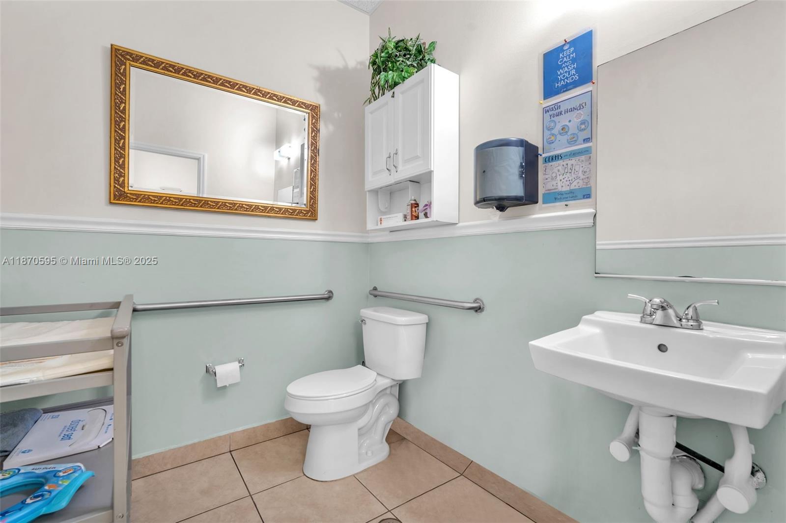 B-10  /   sq. ft. $ 2025-09-02 0 foto
