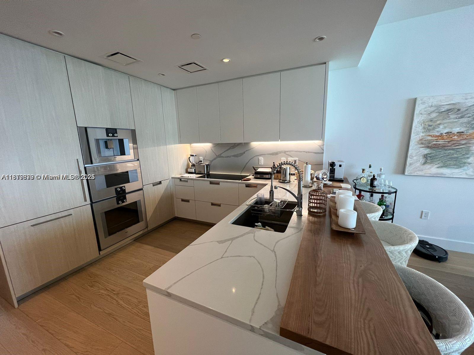 Ver detalles 2703 2 / 3 1447 sq. ft. $ 2025-09-02 0 foto
