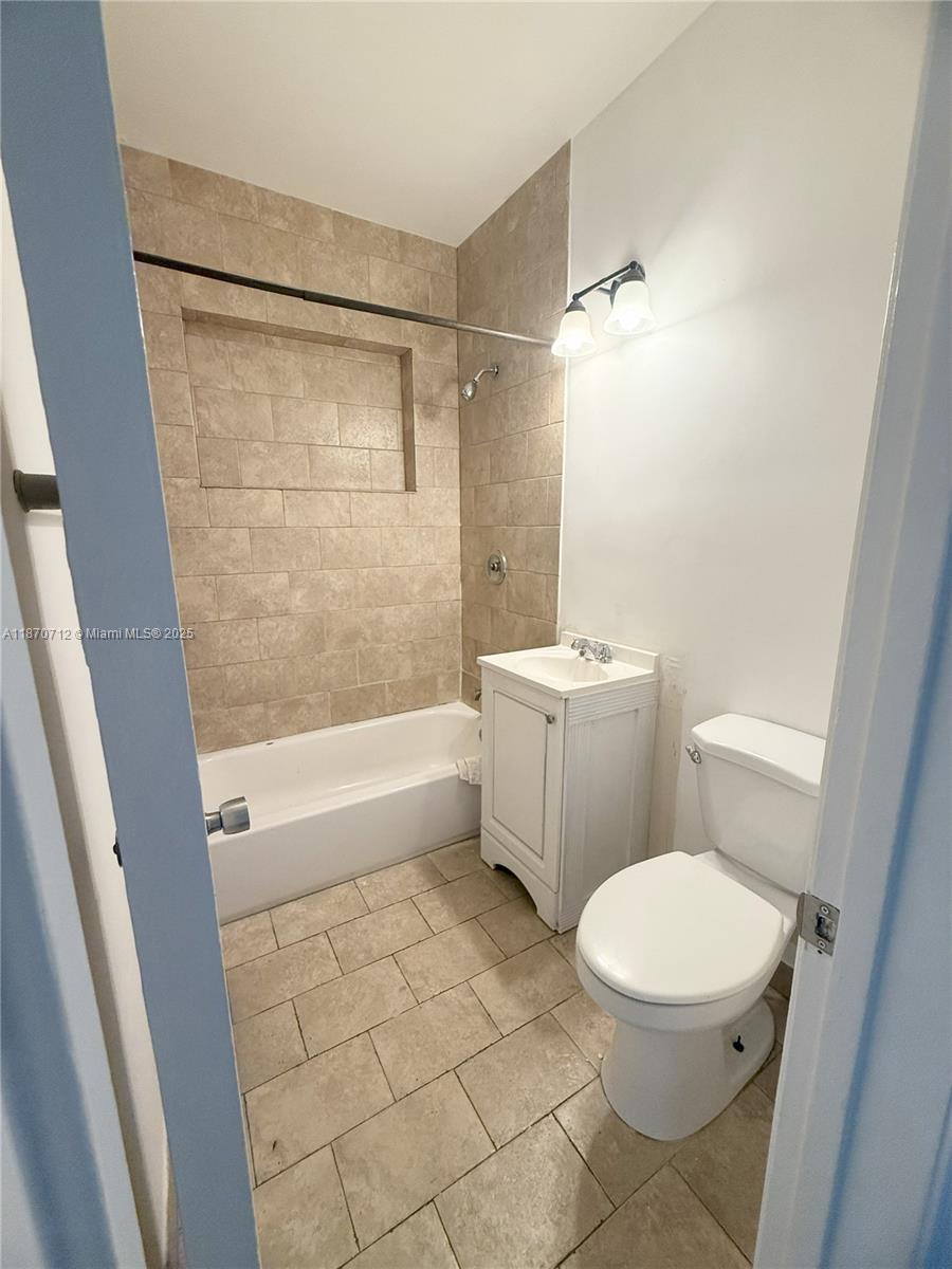 See details / 1825 sq. ft. $ 2025-09-02 0 Photo