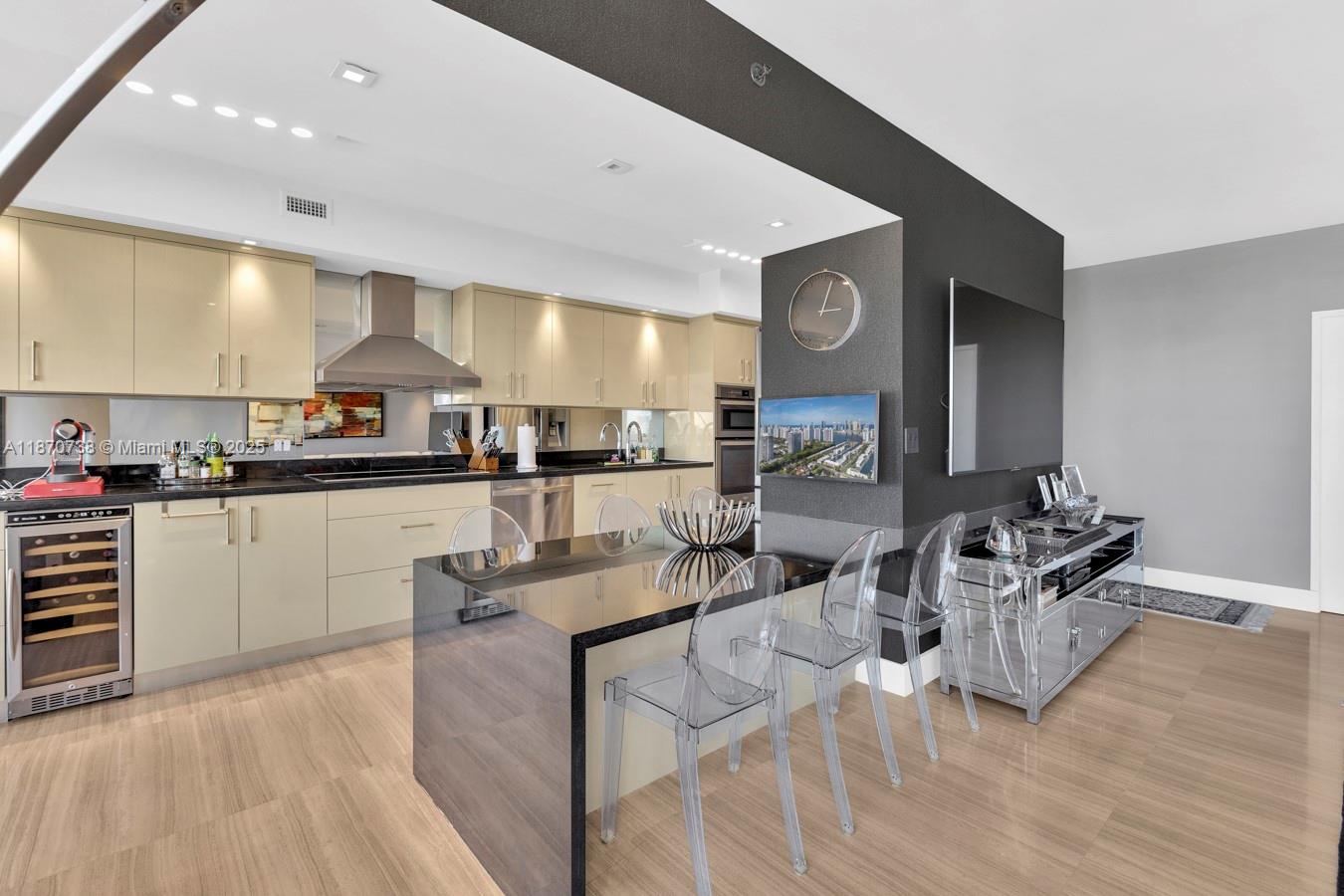 1405 2 / 2 1750 sq. ft. $ 2025-09-02 0 Photo