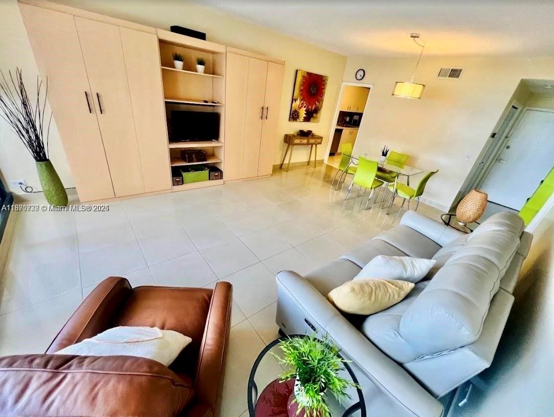 Photo of 3505 Ocean Dr  #911, Hollywood, Florida, 33019 - 