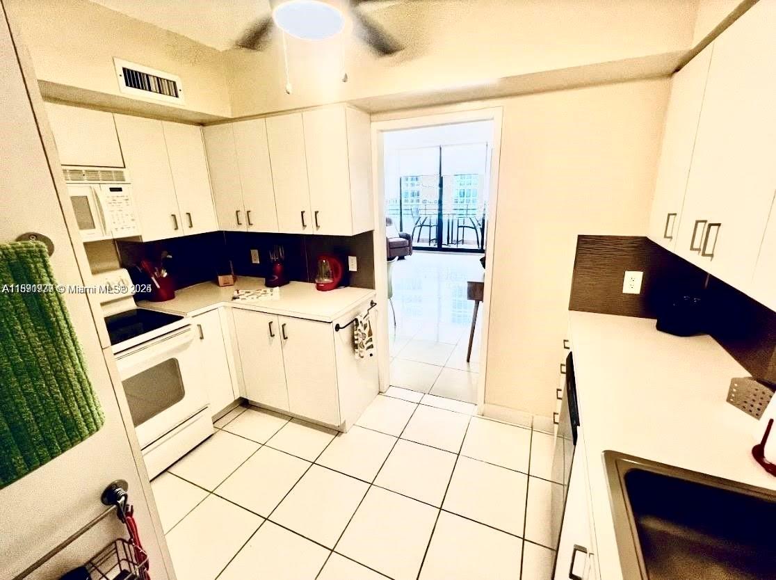 Photo of 3505 Ocean Dr  #911, Hollywood, Florida, 33019 - 