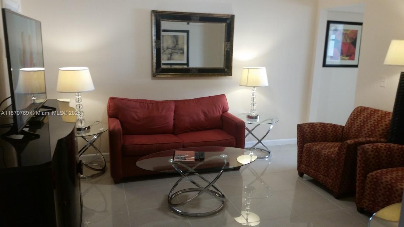 See details / 2028 sq. ft. $ 2025-09-02 0 Photo