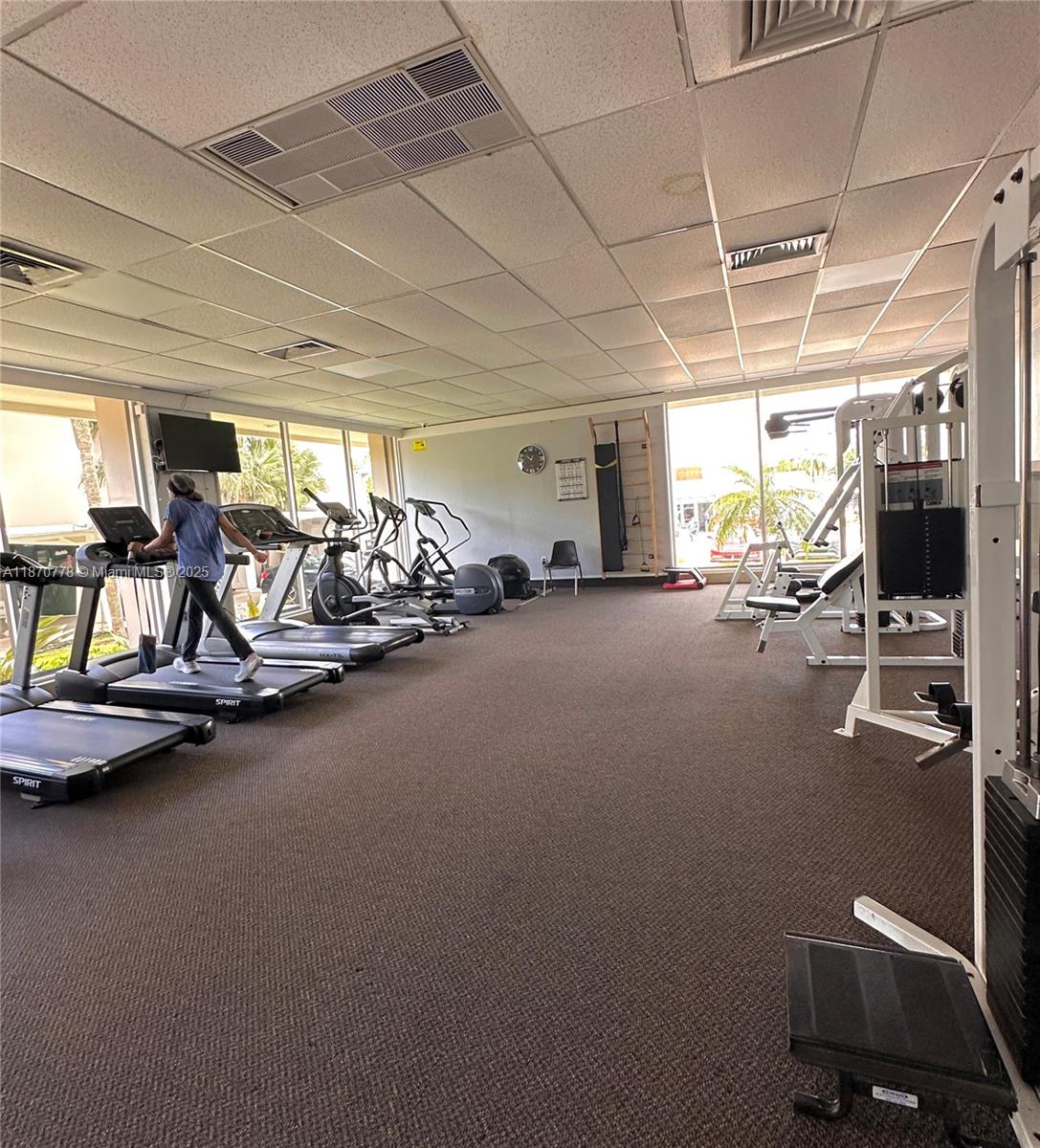See details 701 1 / 2 762 sq. ft. $ 2025-09-16 0 Photo