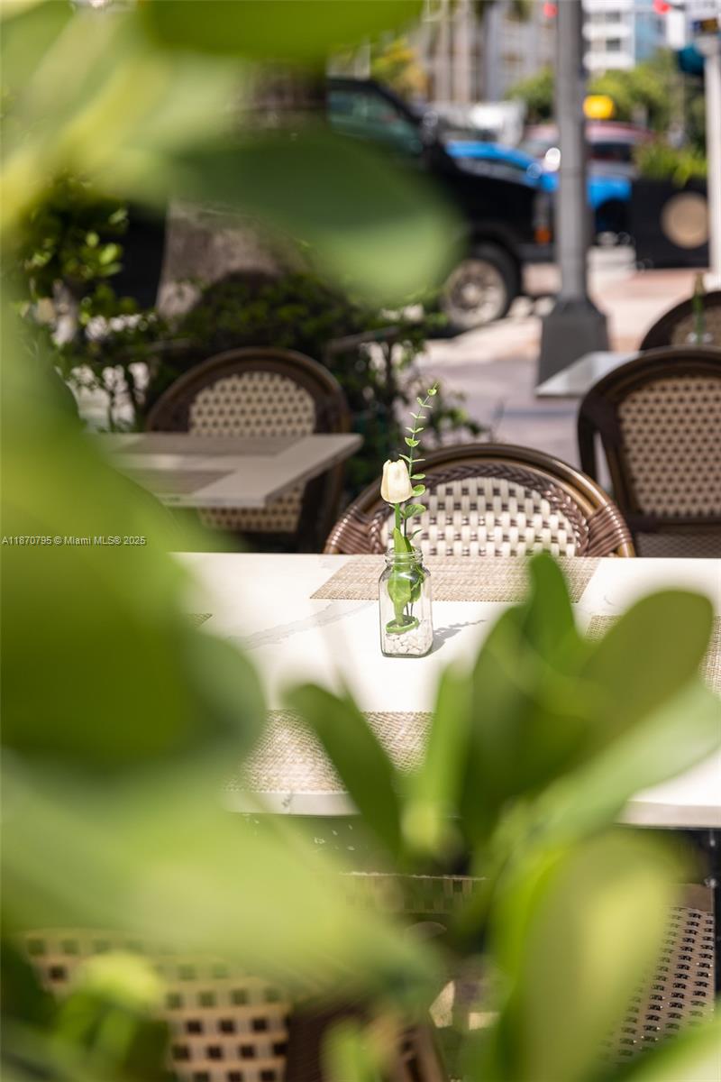   /   sq. ft. $ 2025-09-18 0 foto