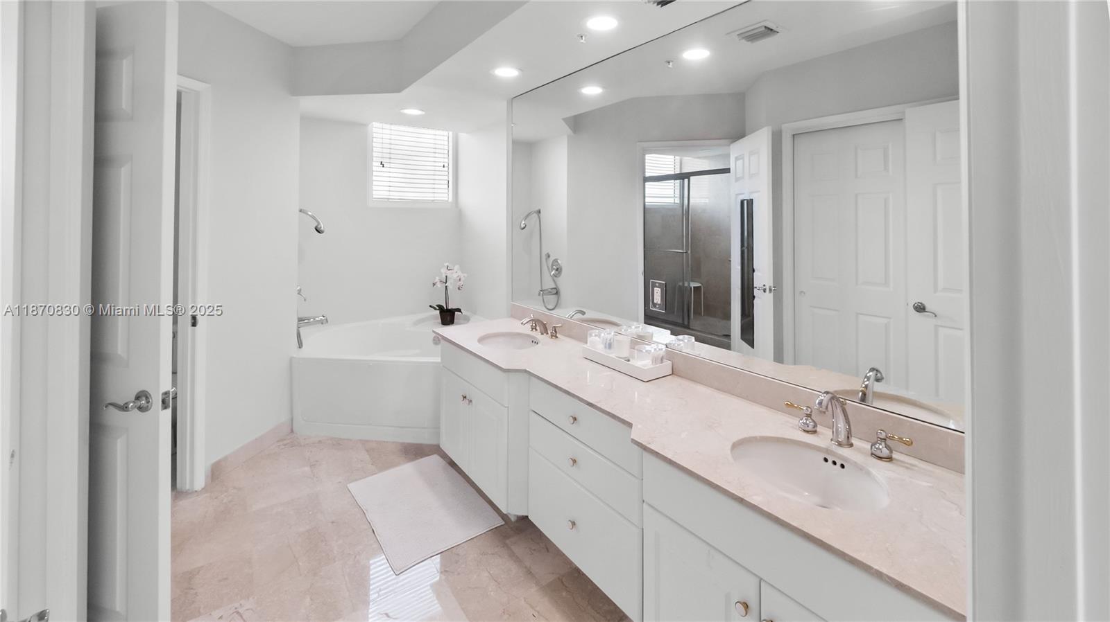 Photo of 3370 Hidden Bay Dr  #2010, Aventura, Florida, 33180 - 
