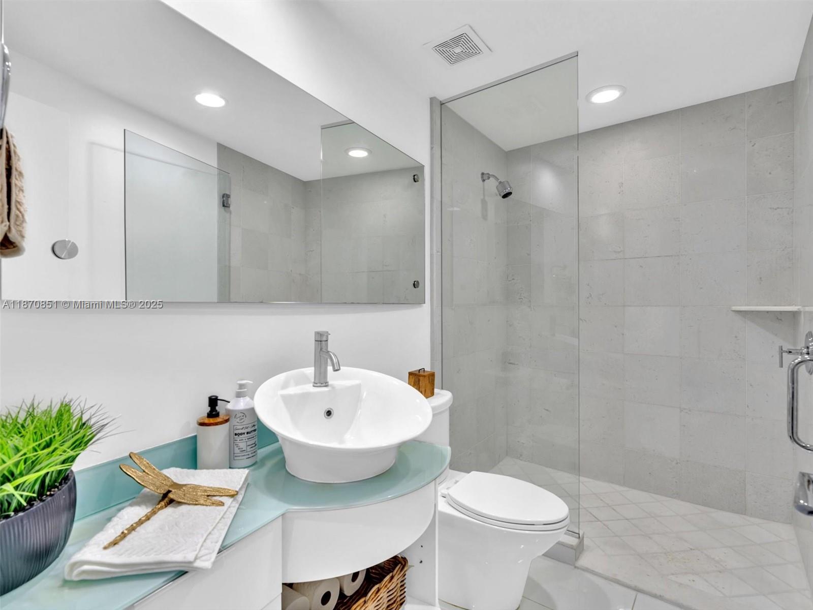Photo of 2950 188th St  #312, Aventura, Florida, 33180 - 