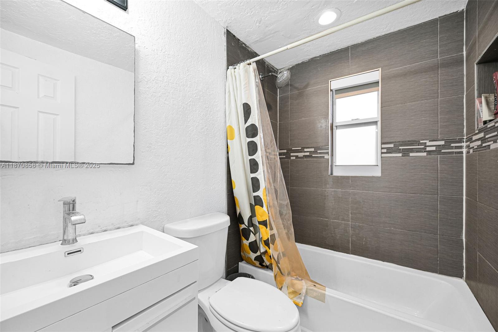   /  3784 sq. ft. $ 2025-09-02 0 Photo