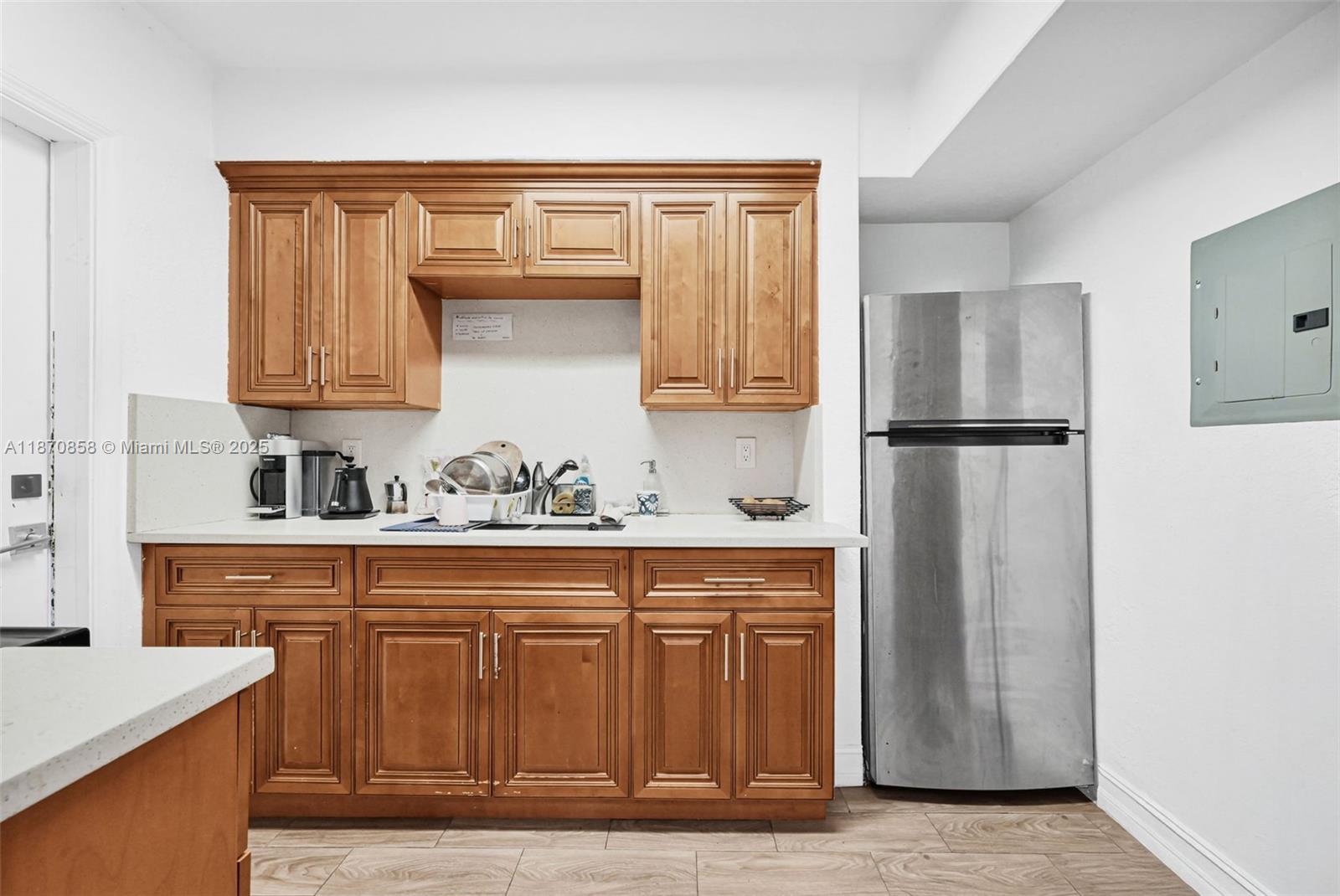  /  3784 sq. ft. $ 2025-09-02 0 Photo