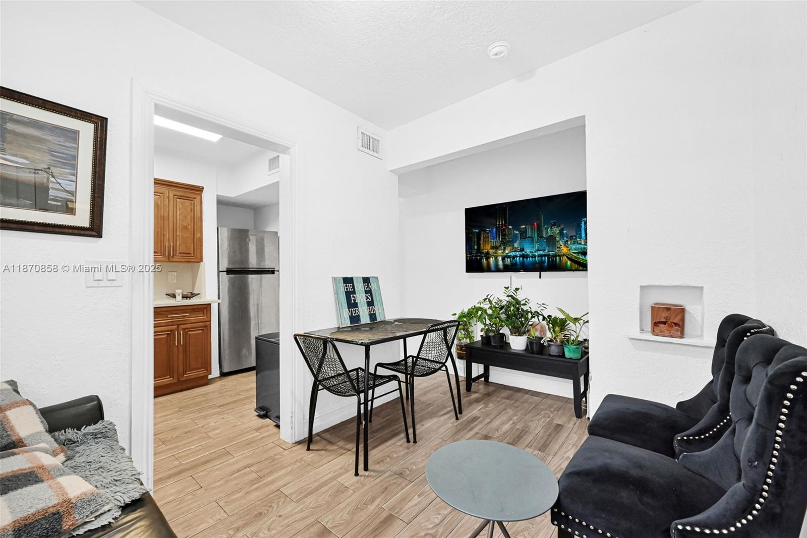   /  3784 sq. ft. $ 2025-09-02 0 Photo