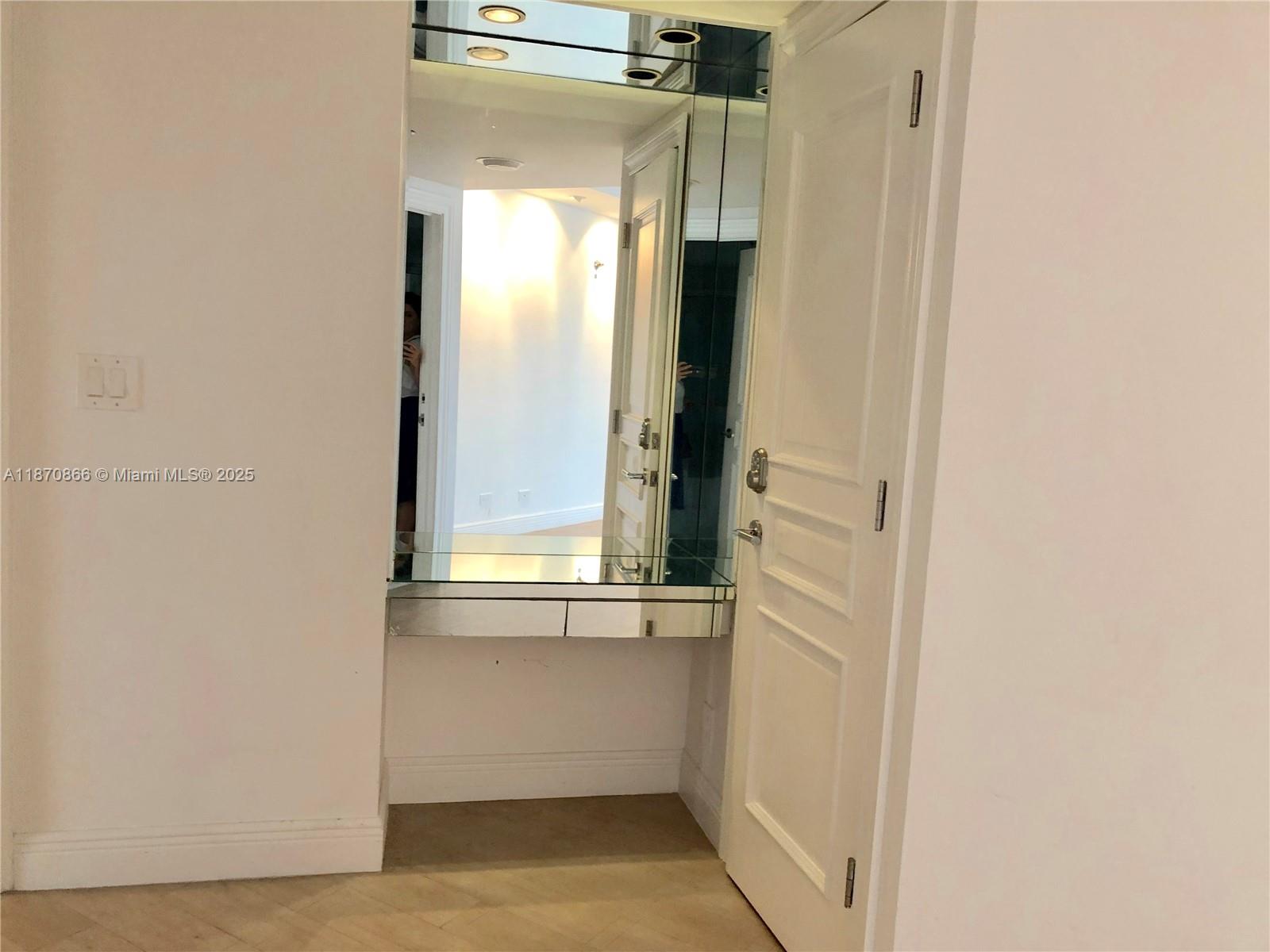 902 2 / 2 1910 sq. ft. $ 2025-09-08 0 Photo