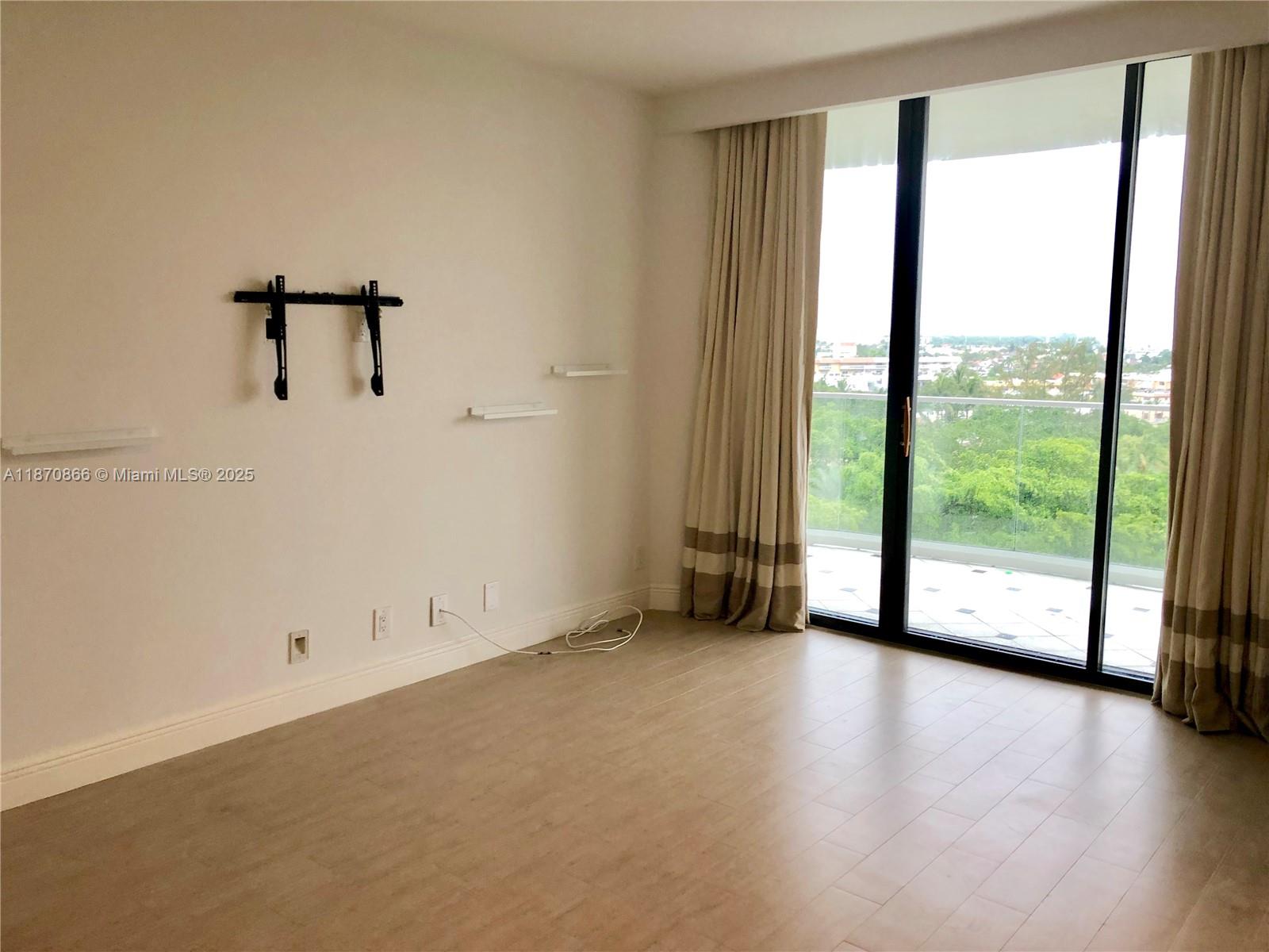 902 2 / 2 1910 sq. ft. $ 2025-09-08 0 Photo