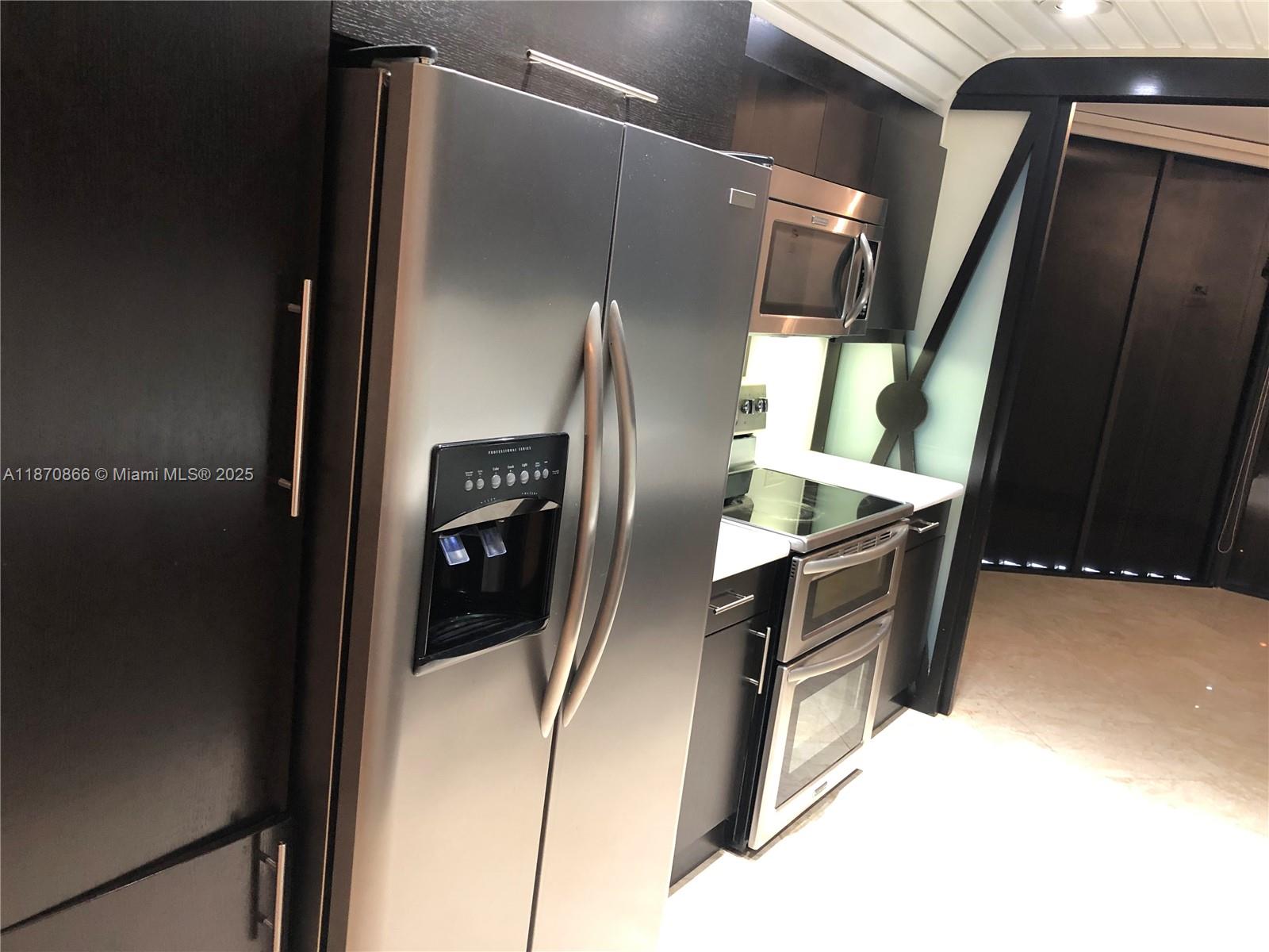 902 2 / 2 1910 sq. ft. $ 2025-09-08 0 Photo