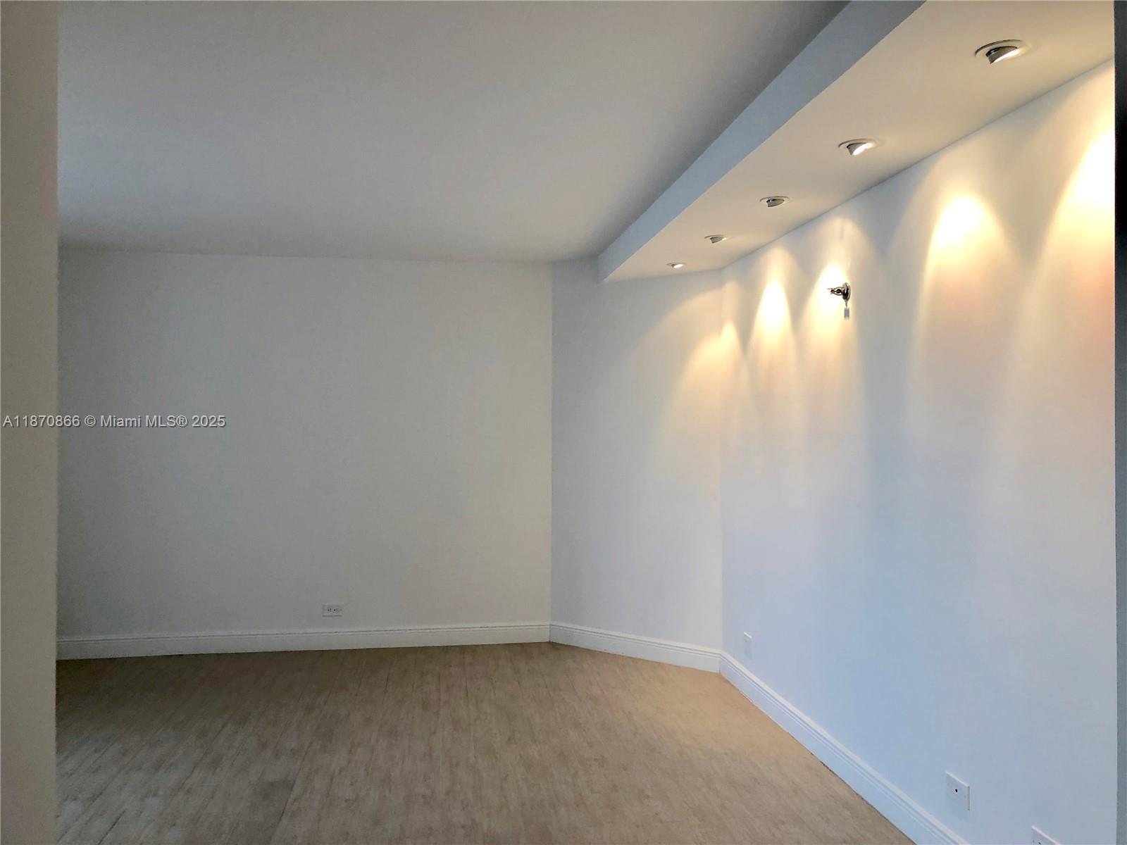 902 2 / 2 1910 sq. ft. $ 2025-09-08 0 Photo
