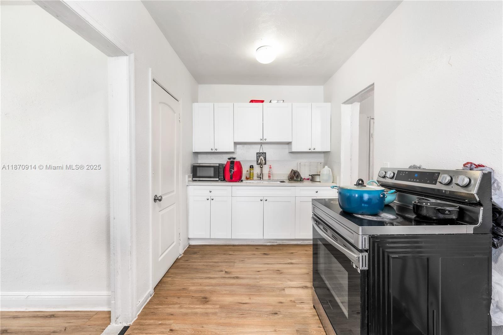 See details / 2318 sq. ft. $ 2025-09-02 0 Photo